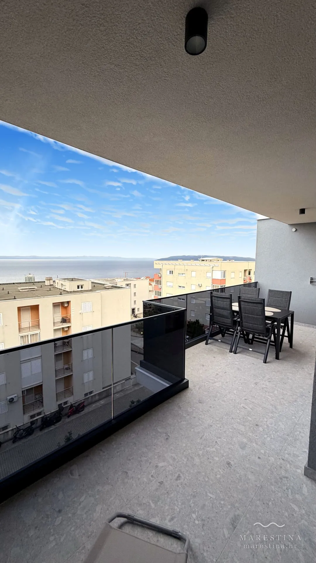 The extra-large balcony with full sea view